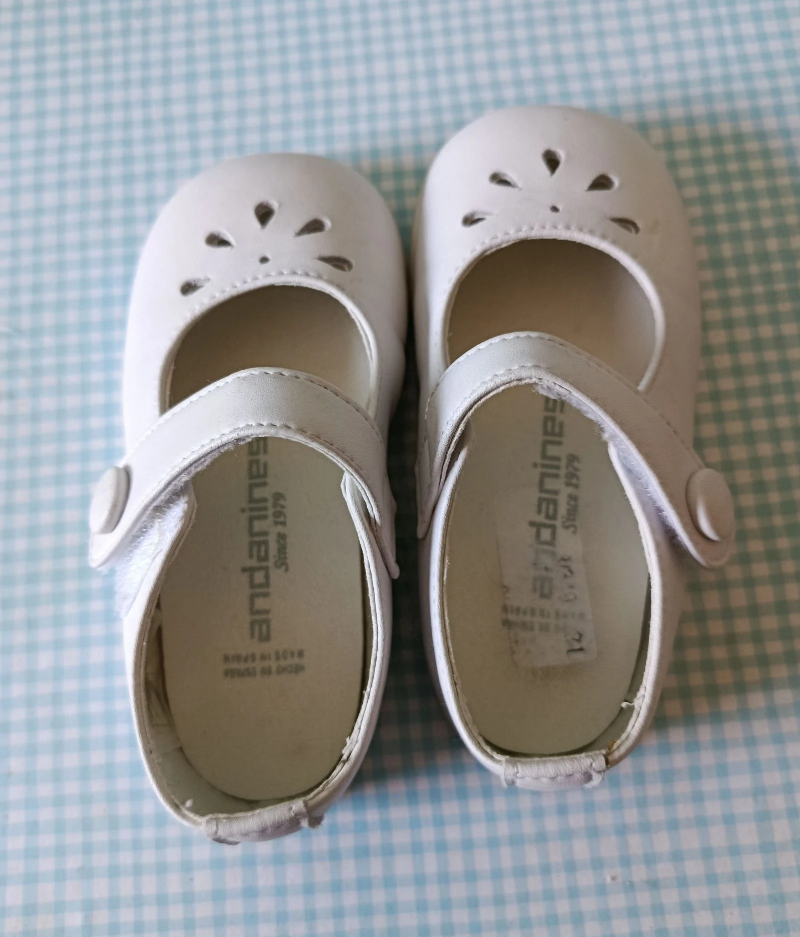 White baby shoes – photo 4